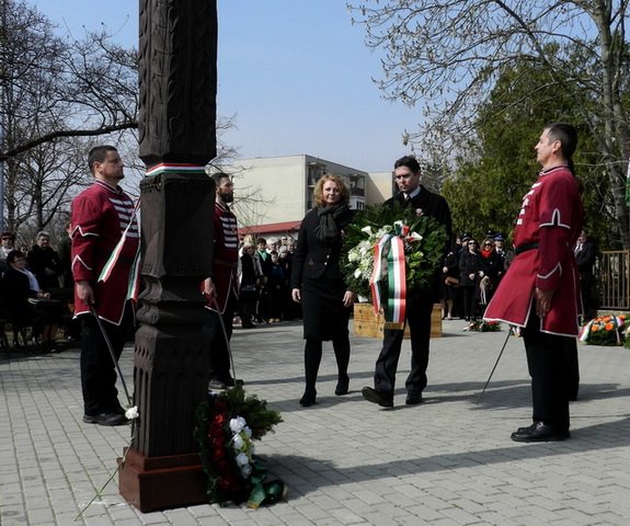 2017. március 15. 56